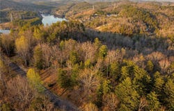 110 Buttercup Way, Sunset, SC 29685