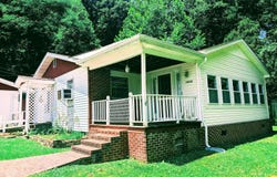 10632 Sandlick Road, Bee, VA 24217