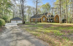 122 Valley Way, Pendergrass, GA 30567
