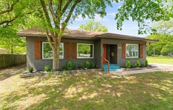 2405 Monroe Street, Commerce, TX 75428