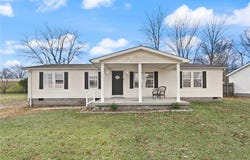 1323 W Kenwood Drive, Austin, IN 47102
