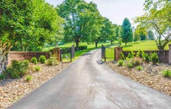 599 Woods Edge Drive, London, KY 40741