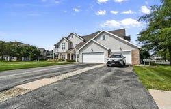 16 CORNER STONE Way, Fitchburg, WI 53711