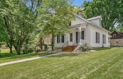 1734 Seminary Street, Alton, IL 62002