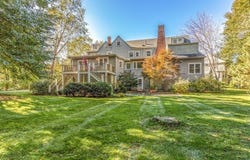 6 Chanticleer Dr, Beverly, MA 01915