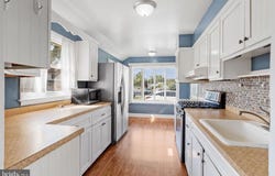 809 COLBY AVENUE, DELRAN, NJ 08075