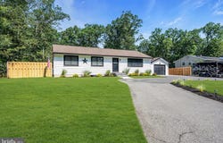215 AVENUE ROAD, SOUTHAMPTON, NJ 08088