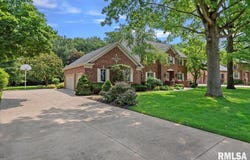 828 COVENTRY Point, Springfield, IL 62702