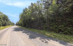 87 Pond View Road, Grafton, NY 12138