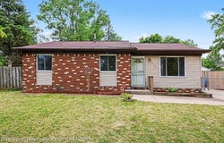 3735 Fox Pointe S, Lansing, MI 48911