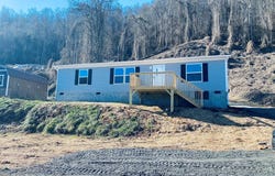 42 Nowhere Dr, Sylva, NC 28779