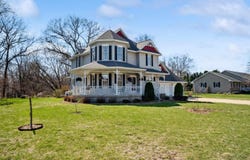 824 Tanglewood Dr., Manchester, IA 52057
