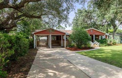 422 Fairpoint Dr, Gulf Breeze, FL 32561
