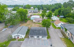 123 E College Avenue, Wiggins, MS 39577