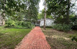 1106 East Redbud, Crockett, TX 75835