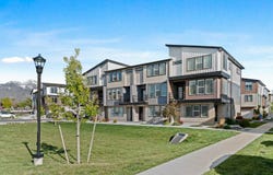 8307 S DURHAM St, Sandy, UT 84070