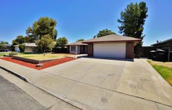 2475 Santa Lucia Court, Hanford, CA 93230