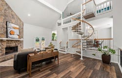 569 Farmbrook Trail NE, Kennesaw, GA 30144