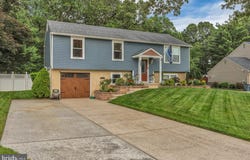 8402 CROFTON LANE, PENNSAUKEN, NJ 08109