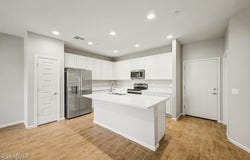 733 E COMMONWEALTH Avenue, Chandler, AZ 85225