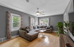 10037 W Bungalow Pkwy, West Allis, WI 53214
