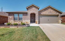 1217 Briar Hill Drive, Denton, TX 76207