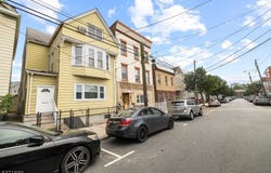 126 Grant Ave, Harrison Town, NJ 07029-2542