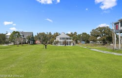 227 N Beach Boulevard, Waveland, MS 39576