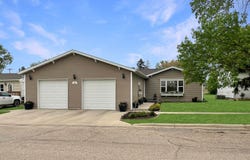 209 S Dakota Street, Tioga, ND 58852