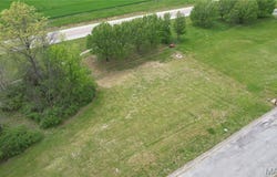 1000 Reinhardt Drive, New Athens, IL 62264