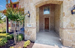 400 Clear Creek Drive, Mansfield, TX 76063