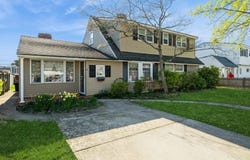 15 Long Lane, Levittown, NY 11756