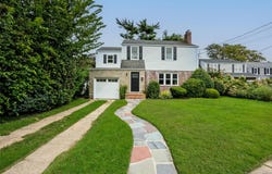81 Rowe Avenue, East Rockaway, NY 11563