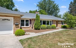 2353 Wilshire Drive SE, Grand Rapids, MI 49506