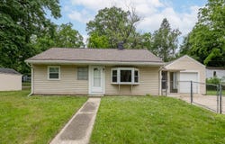 909 Royce Avenue, Kalamazoo, MI 49001