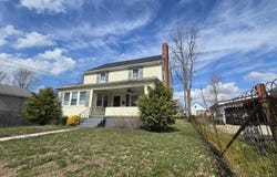 255 N Proctor Knott Ave, Lebanon, KY 40033