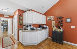N69w15495 Macallan Ct, Menomonee Falls, WI 53051