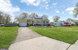 332 S FELLOWSHIP Road, MAPLE SHADE, NJ 08052