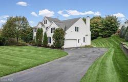 3 Windmill Way, Colonie, NY 12047