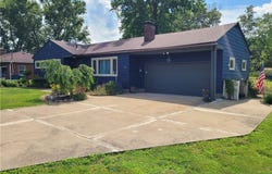 6412 Lieb Drive, New Franklin, OH 44216