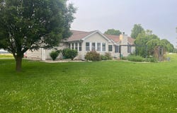 867 210th Ave, Monmouth, IL 61462