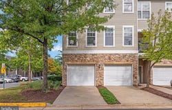 13379 CONNOR DR #T, CENTREVILLE, VA 20120