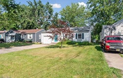 33894 Lawton Avenue, Eastlake, OH 44095
