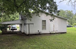 205 N Locust, Charleston, MO 63834
