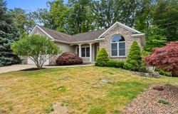 3819 Ravinewood Circle SE, Grand Rapids, MI 49508