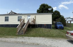 201 Clay Avenue, Mt Pleasant Boro, PA 15666