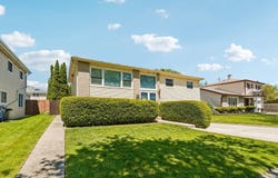 774 Polynesian Drive, Des Plaines, IL 60016