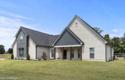 10220 Green River Road, Lake Cormorant, MS 38641