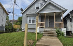 3721 N 10th St, Milwaukee, WI 53206
