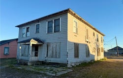 719 W Kleberg Avenue, Kingsville, TX 78363